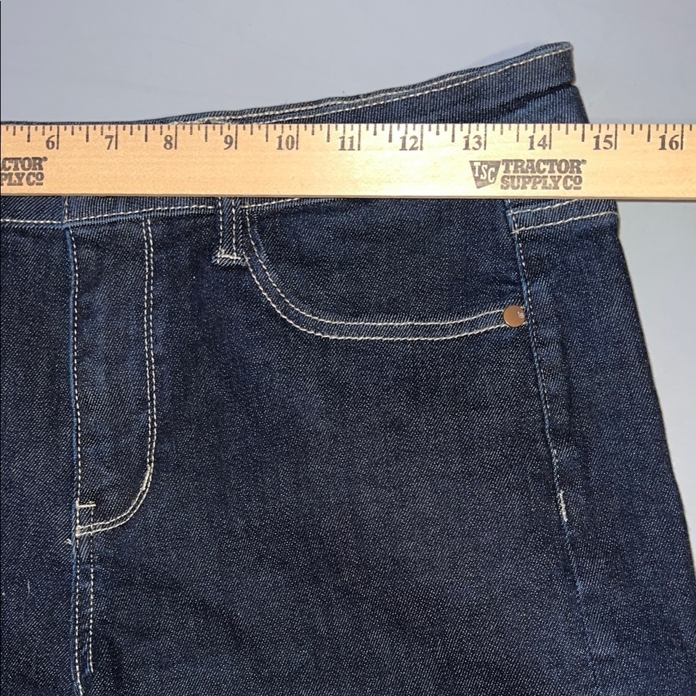 Judy Blue Women's Dark Blue Jean Cuffed Shorts M - Picture 6 of 7